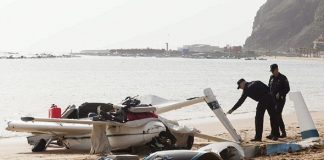 Αεροσκάφος έκανε «βουτιά» σε παραλία στην Τενερίφη