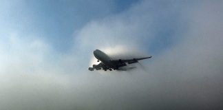 Πως είναι να προσγειώνεις αεροπλάνο μέσα σε ομίχλη; (Video)