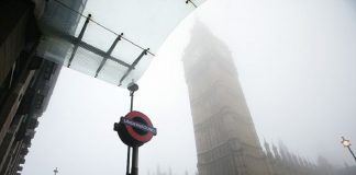 Χάος στο Λονδίνο: Ακυρώνονται πτήσεις λόγω ομίχλης