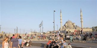 “Βουτιά” στις αφίξεις ξένων τουριστών στην Κων/πολη