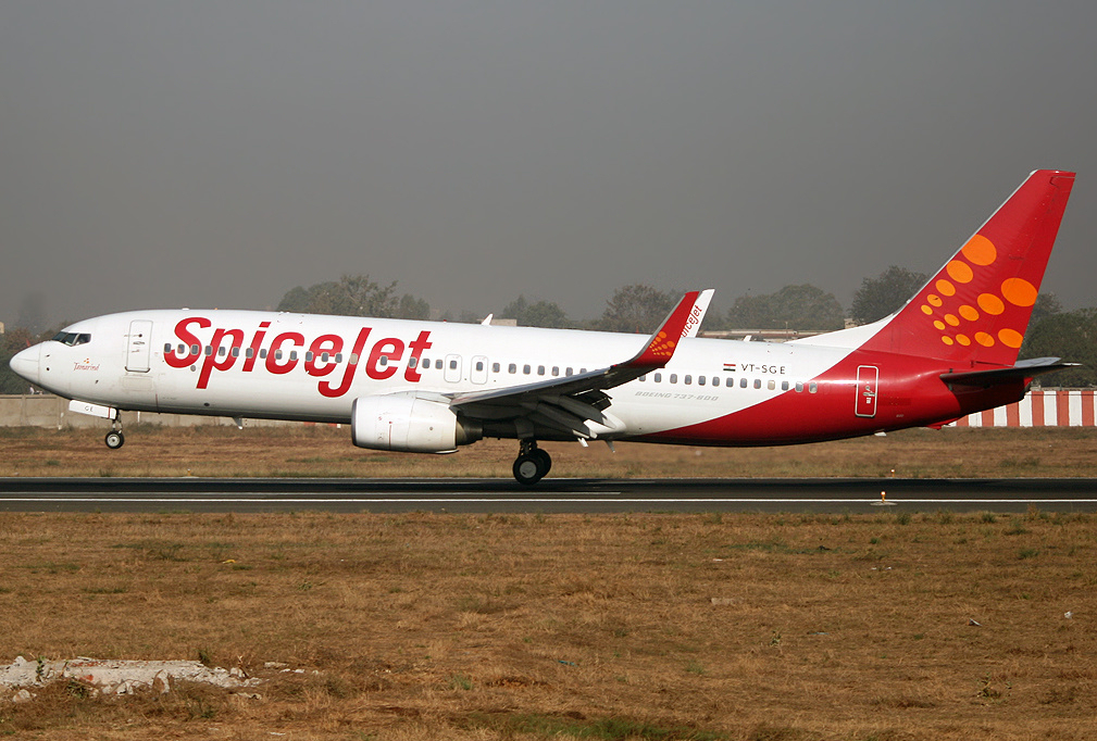 SpiceJet_Boeing_737-800_Vyas-1