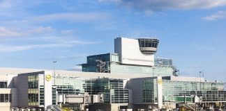 Την ανάγκασαν να αποδείξει ότι… θηλάζει