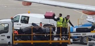 Υπάλληλοι πετούν αποσκευές σαν να είναι… σκουπίδια (Video)