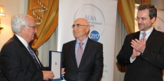Απονομή του 4ου ALBA Business unusual Award στον Θεόδωρο Βασιλάκη