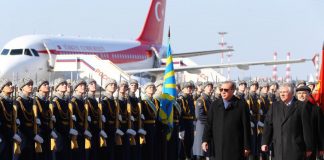 Η Ολλανδία απαγόρευσε την προσγείωση του Τσαβούσογλου στο Ρότερνταμ!