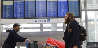 Η United Airlines θα δίνει 10.000 δολάρια σε όποιον αποχωρεί εθελοντικά από πτήση