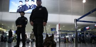 Την έπιασαν με κοκαΐνη στο Ελ. Βενιζέλος και της φόρεσαν χειροπέδες