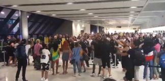 Αστυνομικοί και εξαγριωμένοι επιβάτες κάνουν άνω-κάτω αεροδρόμιο