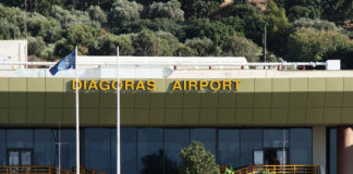 Αεροπλάνο επιχείρησε να προσγειωθεί στη Ρόδο με ανέμους 9 μποφόρ!