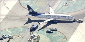 Σύγκρουση αεροσκάφους με φορτηγό στο Λος Άντζελες