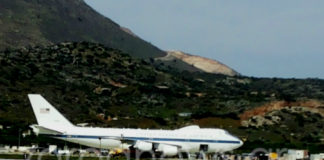 Στα Χανιά το αεροπλάνο του Προέδρου των ΗΠΑ (Photos)
