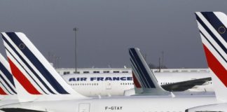 Αεροσκάφος της Air France χτυπήθηκε από κεραυνό