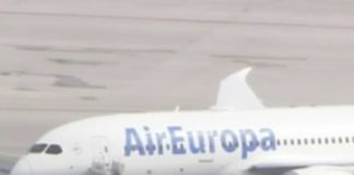 Αεροπλάνο γύρισε πίσω λόγω ισχυρής καταιγίδας