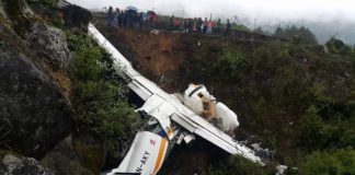 Συντριβή μικρού αεροσκάφους στο Έβερεστ – Δύο νεκροί