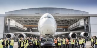 Porsche τραβά αεροσκάφος της Air France και σπάει το Ρεκόρ Γκίνες!