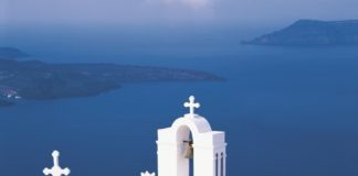 Η Σαντορίνη πρωταθλήτρια της επιμήκυνσης της τουριστικής περιόδου