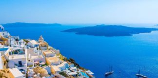 Ανάμεσα στους 10 δημοφιλέστερους προορισμούς η Σαντορίνη το 2017