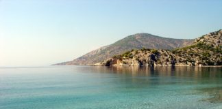 Ποιες παραλίες της Αττικής είναι κατάλληλες για κολύμπι;