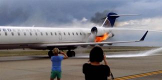 Αεροπλάνο προσγειώθηκε με φωτιά στον κινητήρα