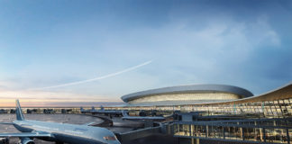 Εργαζόμενος σε αεροδρόμιο “κυνηγά” το αεροπλάνο! (βίντεο)