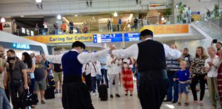 Λέσβος και… «μίνι Ouzofest» στο αεροδρόμιο της Αθήνας!