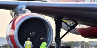 Αναγκαστική προσγείωση αεροσκάφους- Σμήνος πουλιών “επιτέθηκε” στον κινητήρα!