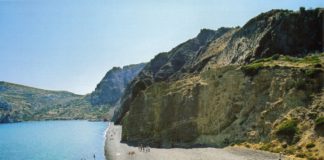 Η «La Razόn» αποκαλύπτει τη σπάνια ομορφιά της Χίου