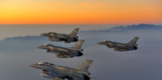 Οι “αετοί” της Πολεμικής Αεροπορίας: Η ομάδα επιδείξεων που κατέκτησε τους αιθέρες