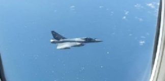 Μαχητικά Mirage 2000 πετούσαν δίπλα σε επιβατικό αεροσκάφος
