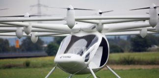 Πενταθέσια «ιπτάμενα ταξί» αναπτύσσει η Volocopter