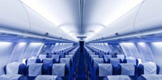 Γιατί τα καθίσματα των αεροπλάνων έχουν μπλε χρώμα;
