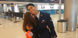 Μαϊάμι: Πρωτότυπη πρόταση γάμου… στο αεροδρόμιο! (βίντεο)