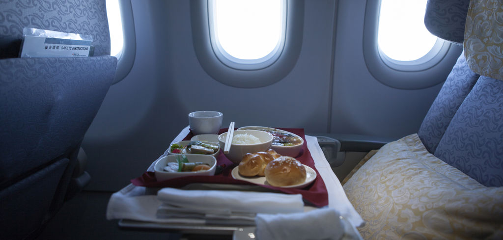 L-infographie-du-jour-a-chaque-compagnie-aerienne-son-plateau-repas-type_exact1024x768_l