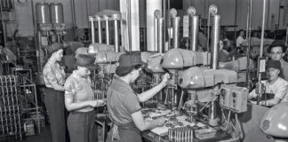 Ασύλληπτο βίντεο από την κατασκευή αεροσκαφών του Α΄ Παγκοσμίου Πολέμου