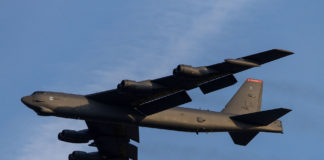 Εντυπωσιακός ανεφοδιασμός… εν πτήσει για τα Β-52 (Βίντεο)