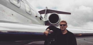 Νεκρός επιβάτης ιδιωτικού τζετ μετά από αναταράξεις