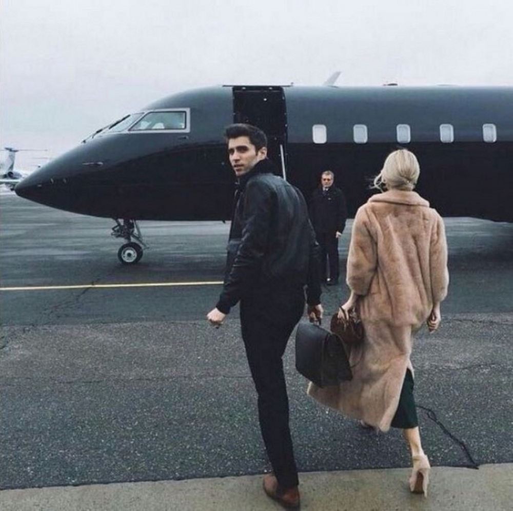 instagram-photoshoot-grounded-private-jet-studio-moscow-38a
