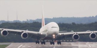 Ισχυροί άνεμοι έκαναν «πιόνι» τους ένα Airbus A380 (βίντεο)
