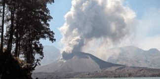 Μπαλί: Παραμένει κλειστό το αεροδρόμιο λόγω του ηφαιστείου