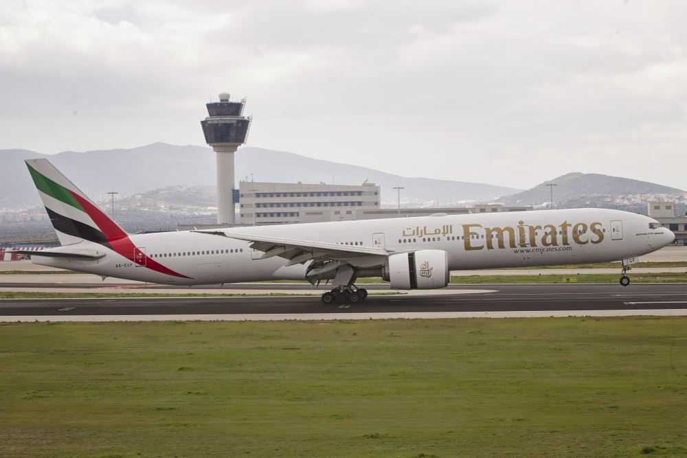 Emirates_AIA_Boeing 777