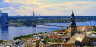 Post Office: Το πιο οικονομικό ταξίδι τα Χριστούγεννα είναι στη Ρίγα