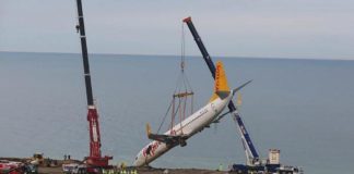 Τουρκία: Ανέλκυση του αεροσκάφους που έπεσε στον γκρεμό (βίντεο)