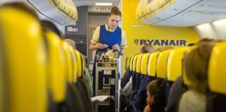 Αεροσυνοδοί της Ryanair αποκαλύπτουν τις πιο ανόητες ερωτήσεις επιβατών