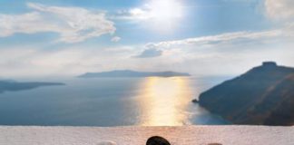 Ποια ήταν τα έσοδα καταλυμάτων και εστίασης στις Κυκλάδες;