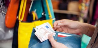 Visa: Tα μετρητά στα ταξίδια προκαλούν άγχος