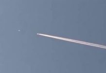 ΗΠΑ: Άνδρας υποστηρίζει ότι είδε UFO να προσπερνά επιβατικό αεροσκάφος (βίντεο)