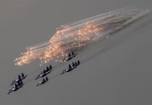 Russian Knights: Το ρωσικό ιπτάμενο ακροβατικό σμήνος! (βίντεο)