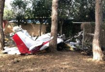 Αεροπλάνο συνετρίβη κοντά σε κτήρια στην Καλιφόρνια
