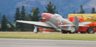 Σύγκρουση καταδιωκτικού αεροσκάφους με γερανό! (βίντεο)