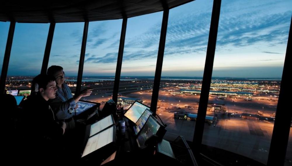 heathrow--airport-air-traffic-control-tower1438781366